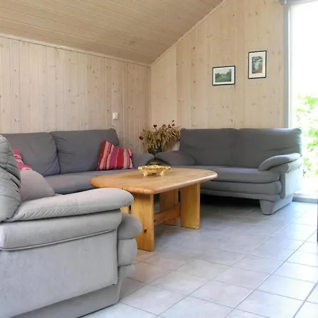 Holiday home Mirow In *